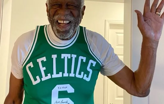 NBA aposenta número 6 em todas as equipes como homenagem a Bill Russell