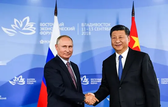 Rússia e China fecham acordo para usar moedas nacionais para pagamentos de gás