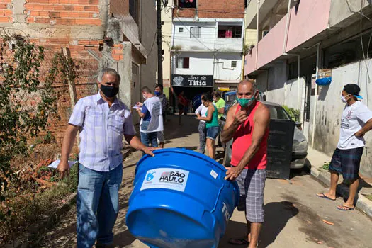 Sabesp entrega caixas-d’água em Diadema