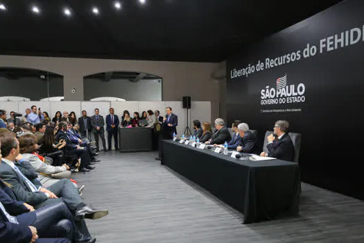 Governo anuncia contrato da Sabesp para tratar esgoto de Guarulhos