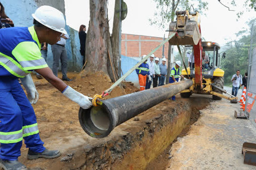 Sabesp inicia obra que levará água aos moradores do Recreio da Borda do Campo