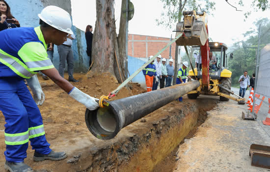Sabesp inicia obra que levará água aos moradores do Recreio da Borda do Campo