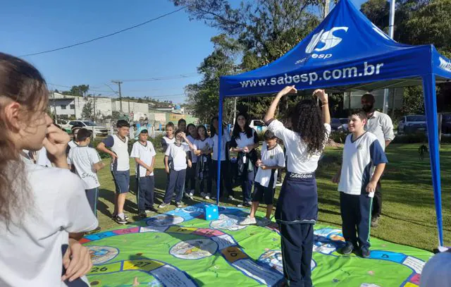 Prefeitura promove atividade de educação ambiental com crianças em parceria com a SABESP