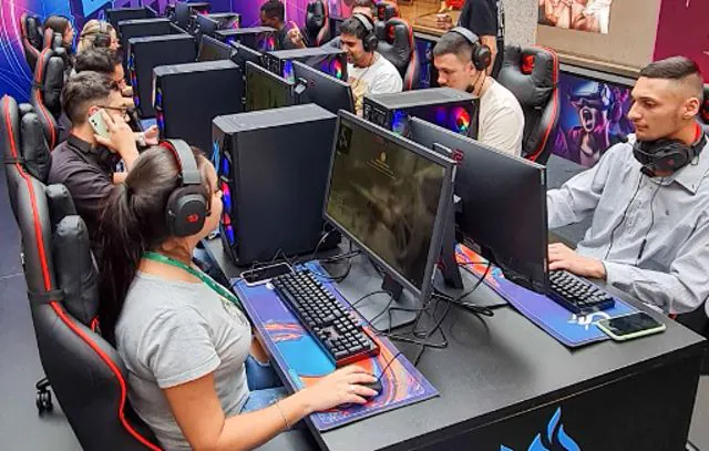 Grand Plaza realiza campeonato de games