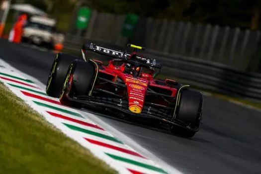 Sainz supera Verstappen e faz alegria da torcida em Monza ao garantir pole para Ferrari