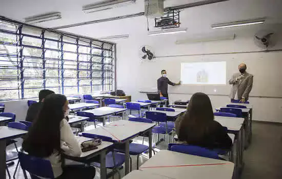 Educação complementar é oferecida a alunos da Capital para estimular aprendizado