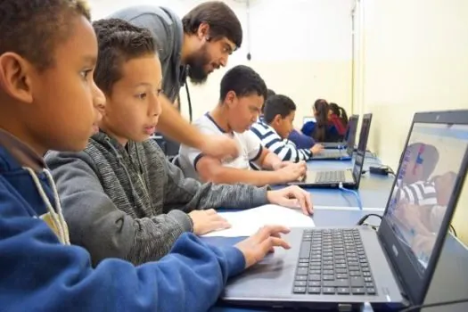 Apenas 11% das escolas têm internet na velocidade certa, diz pesquisa