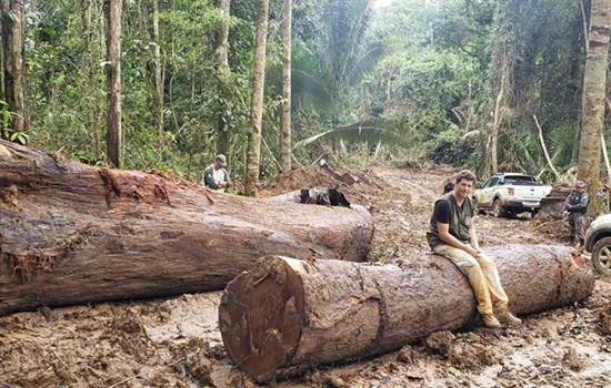 Bancada do PT pede ao STF afastamento de Salles do Ministério do Meio Ambiente