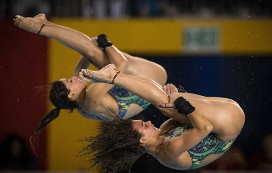 Ingrid Oliveira fatura o ouro no GP do Canadá de saltos ornamentais