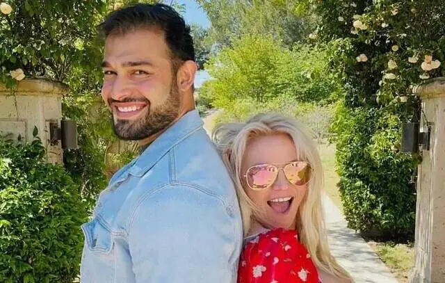 Sam Asghari comenta separação de Britney Spears: ‘Vamos manter o amor e respeito’