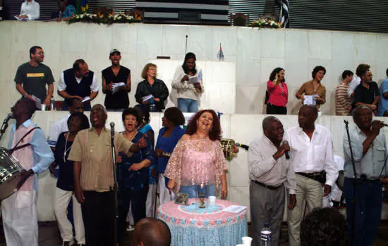 Samba da Vela comemora 19 anos com homenagem a Beth Carvalho