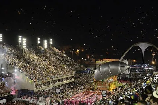 Escolas de samba do Rio assinam contrato para 4 carnavais até 2025