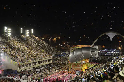 Comitê científico aprova carnaval no RJ e vacinação em crianças