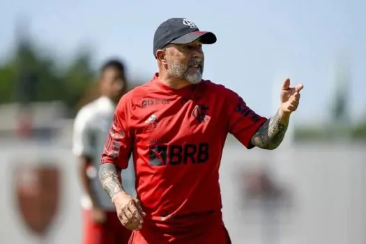 Sampaoli entra na Justiça contra Neto após apresentador acusá-lo de racismo