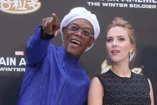 Por que Samuel L. Jackson deu 4,5 kg de abelhas para Scarlett Johansson