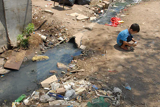 Mais de 9 milhões de lares têm despejo inadequado de esgoto sanitário, diz IBGE