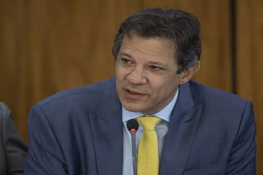 Haddad diz que governo não paga privilégios porque quer, paga porque uma lei exige