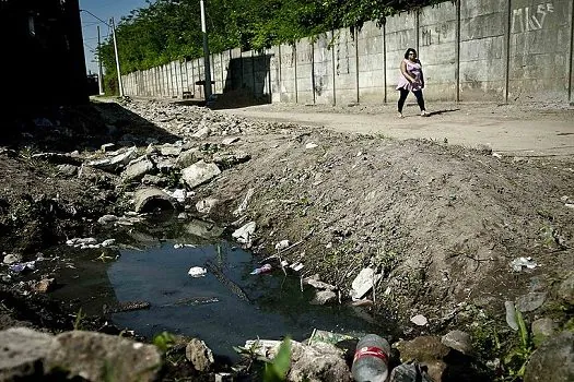 Pesquisa mostra o impacto negativo da falta de saneamento na vida das mulheres brasileiras