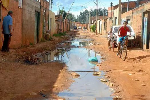 Cerca de 30% dos lares brasileiros ainda estão sem acesso a esgoto