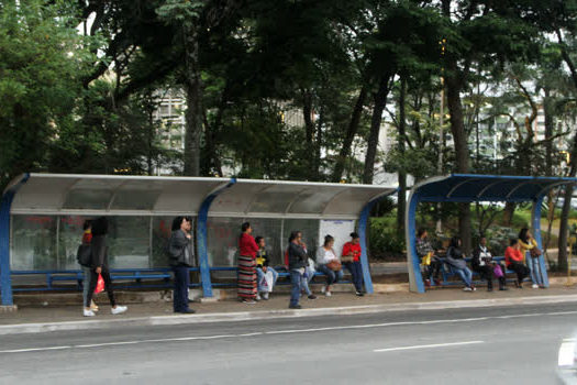 Santo André abre edital para instalação de 50 novos abrigos de ônibus