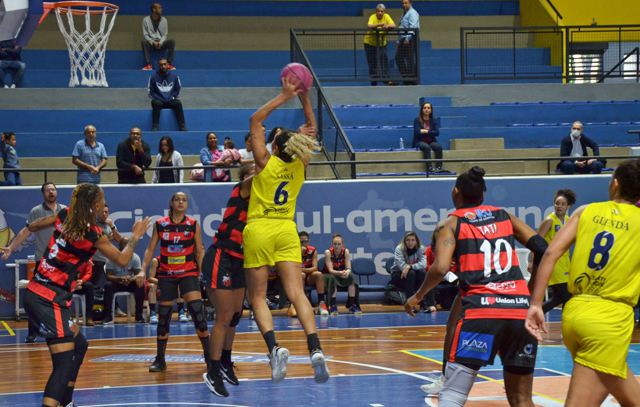 Santo André inicia disputa da Liga de Basquete Feminino