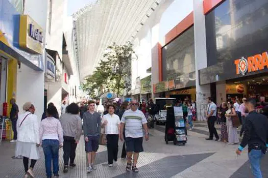 Santo André libera uso de máscaras em locais fechados e amplia horário do comércio