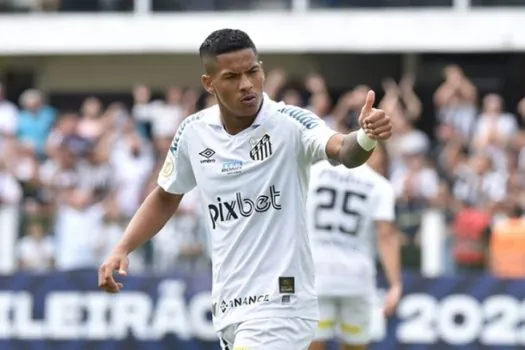 Santos estuda volta de Angelo para reforçar ataque na estreia da Sul-Americana