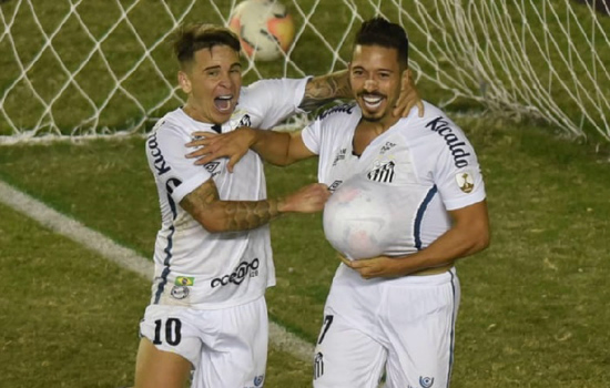 Santos vence Delfín e se tranquiliza na Libertadores