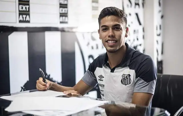 Santos anuncia contratação de Nonato e chega a cinco reforços na janela de transferências