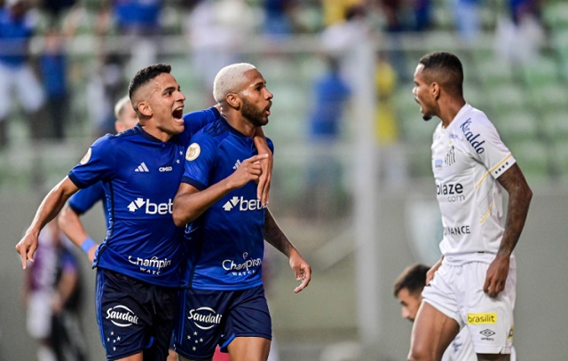 Santos perde para o Cruzeiro e continua sem pontuar fora de casa no Brasileirão