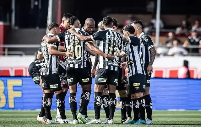 Santos encara o líder Botafogo e tenta validar esforços de reconstrução