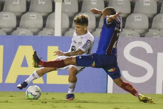 Com primeiro tempo alucinante, Santos vence Bahia em casa e se aproxima do G4