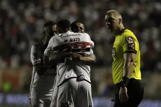 São Paulo quer usar fragilidades do Coritiba para embalar e ganhar ‘cara’ de Dorival Junio