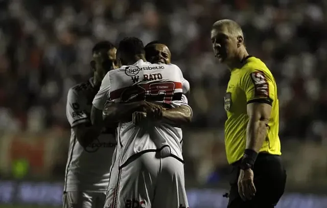 São Paulo quer usar fragilidades do Coritiba para embalar e ganhar ‘cara’ de Dorival Junio