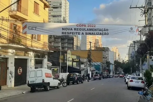 Veículos são proibidos de estacionar em ruas de SP durante a Copa