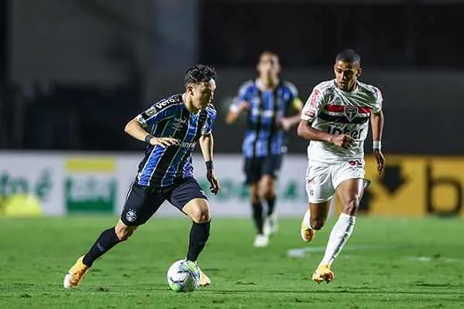 Em jogo fraco tecnicamente e muita polêmica, São Paulo e Grêmio empatam no Morumbi