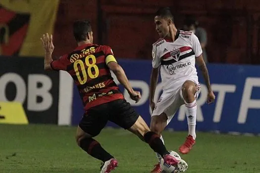 São Paulo encara Sport em jogo decisivo para acabar com chance de rebaixamento