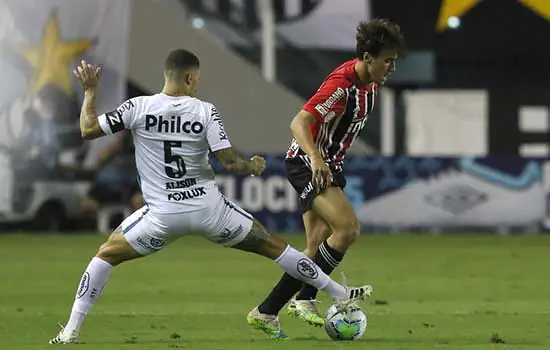 Santos faz gol aos 45 e empata com o São Paulo jogando em casa