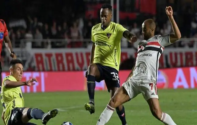 São Paulo perde para LDU nos pênaltis em jogo quente e cai na Sul-Americana