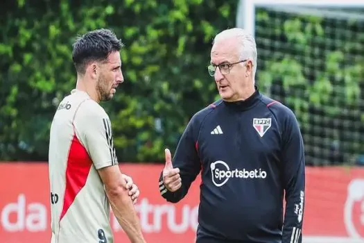 Dorival Junior dá atenção a ajustes táticos e bolas paradas em treino do São Paulo