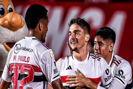 São Paulo acorda no 2º tempo, vence Goiás com gol de David e dorme no G-4 do Brasileirão