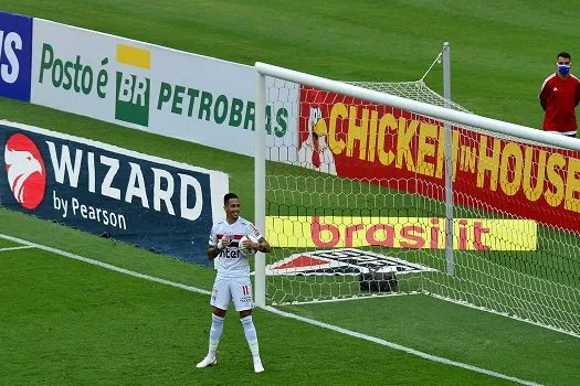 São Paulo vence Sport e abre vantagem na liderança do brasileirão