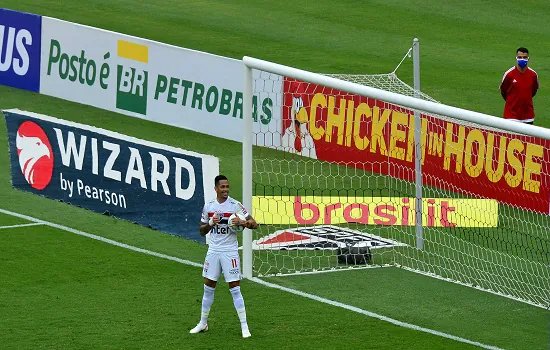 São Paulo vence Sport e abre vantagem na liderança do brasileirão