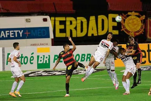 São Paulo vence Sport fora de casa e sobe para a 6ª posição