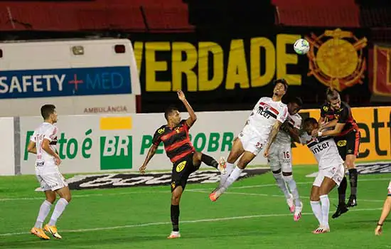 São Paulo vence Sport fora de casa e sobe para a 6ª posição