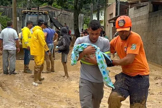 Jornalista que passava carnaval em São Sebastião noticia desastre