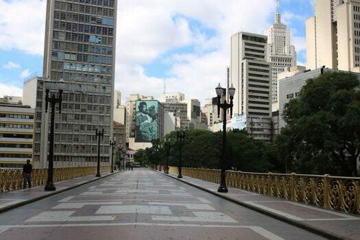 Previsão do Tempo: Cidade de São Paulo tem manhã com sol entre nuvens