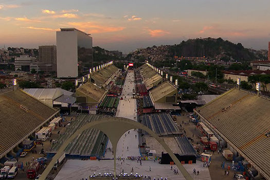 No Carnaval do Rio, Viradouro e Mangueira se destacam na 2ª noite de desfiles na Sapucaí