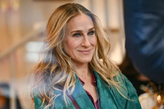 Sarah Jessica Parker confessa em entrevista que não gosta de se olhar no espelho