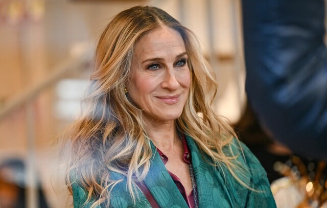 Sarah Jessica Parker confessa em entrevista que não gosta de se olhar no espelho